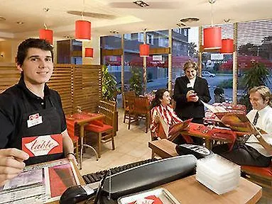 Ibis Barcelona Aeropuerto * Viladecáns